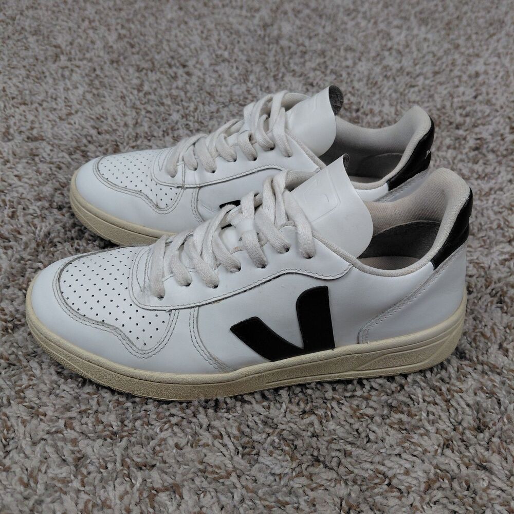 VEJA V-10 Sneakers Womens Size 6 White Leather Suede V Logo Low Top Casual Shoes